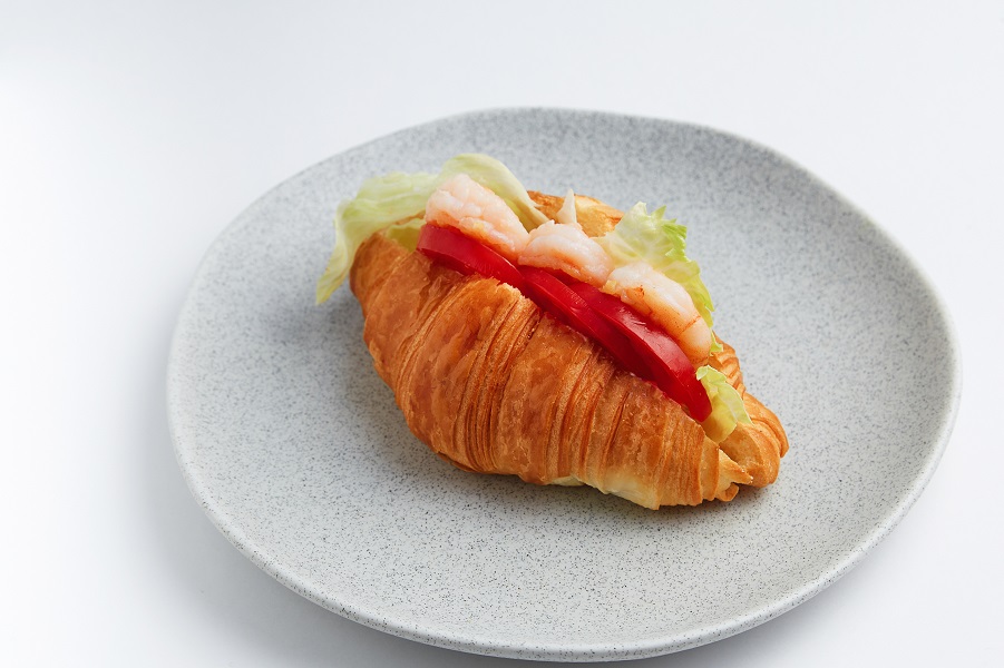 Круассан с креветками