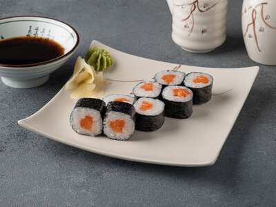 Мини ролл с лососем