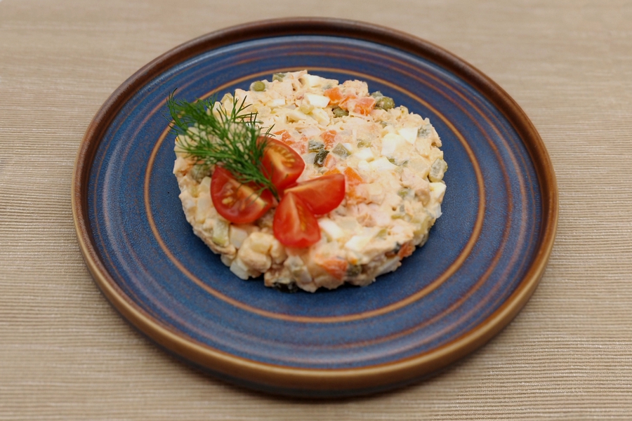 Оливье с куриным филе