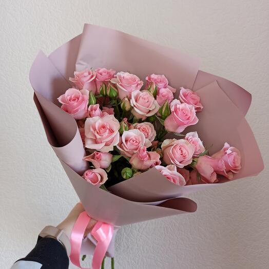 Букет из кустовых роз