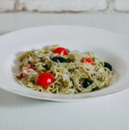 Паста с соусом песто