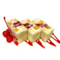 Сладкий ролл с ананасом