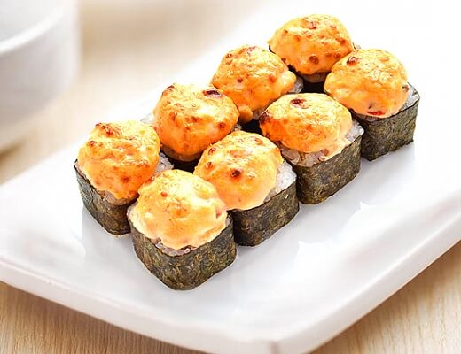 Запеченный с лососем и крабом