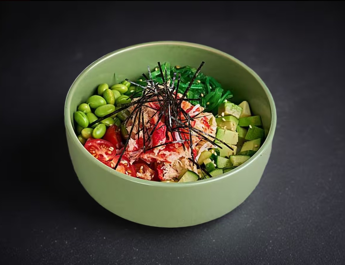 Поке с камчатским крабом