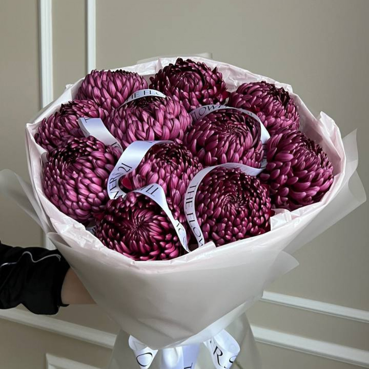 Моно букет из 11 хризантем бигуди