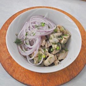 Грибы маринованные с луком