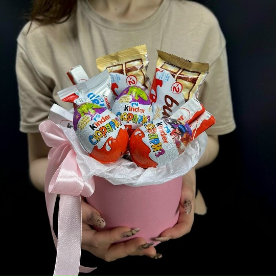 Подарочный набор сладостей «Kinder Box»