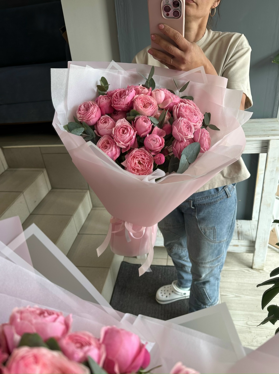 Нежнейший букет из 7 кустовых пионовидных роз Сильва Пинк