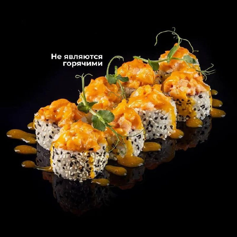 Ролл с крабом и запеченным лососем