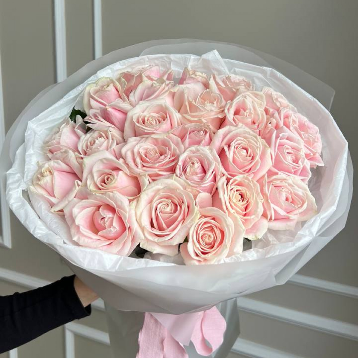 Моно букет из 25 роз Россия (предзаказ)