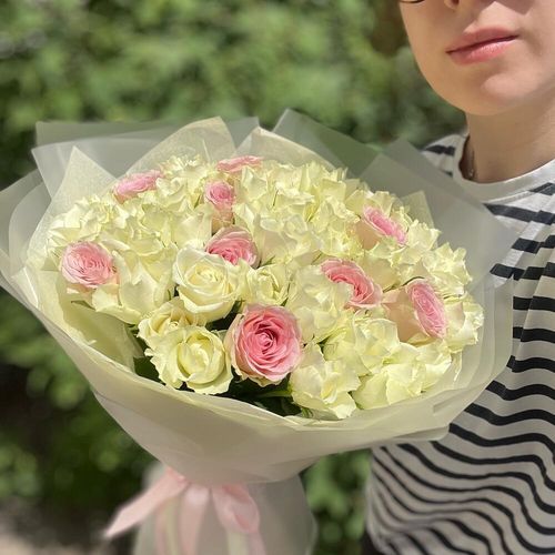 Нежный букет из роз