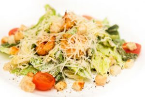 Салат «Цезарь с креветками»