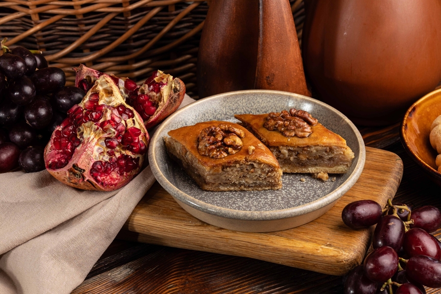 Пахлава с медом и грецкими орехами