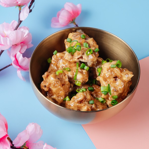 Чикен в соусе шрирача майо