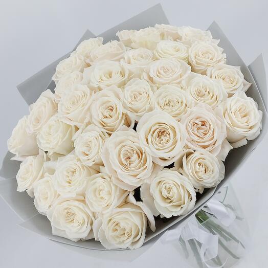 35 белых роз Премиум
