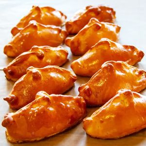 Лукошко пирожков с мясом