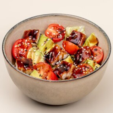 Теплый салат с угрем