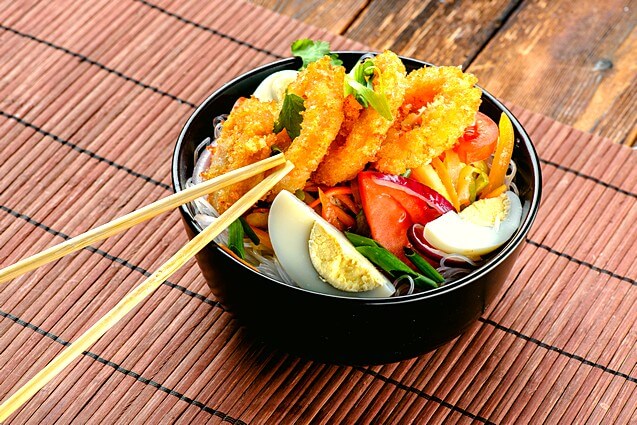WOK лапша с хрустящим кальмаром
