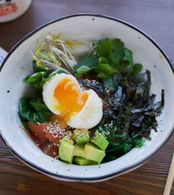 Боул с лососем