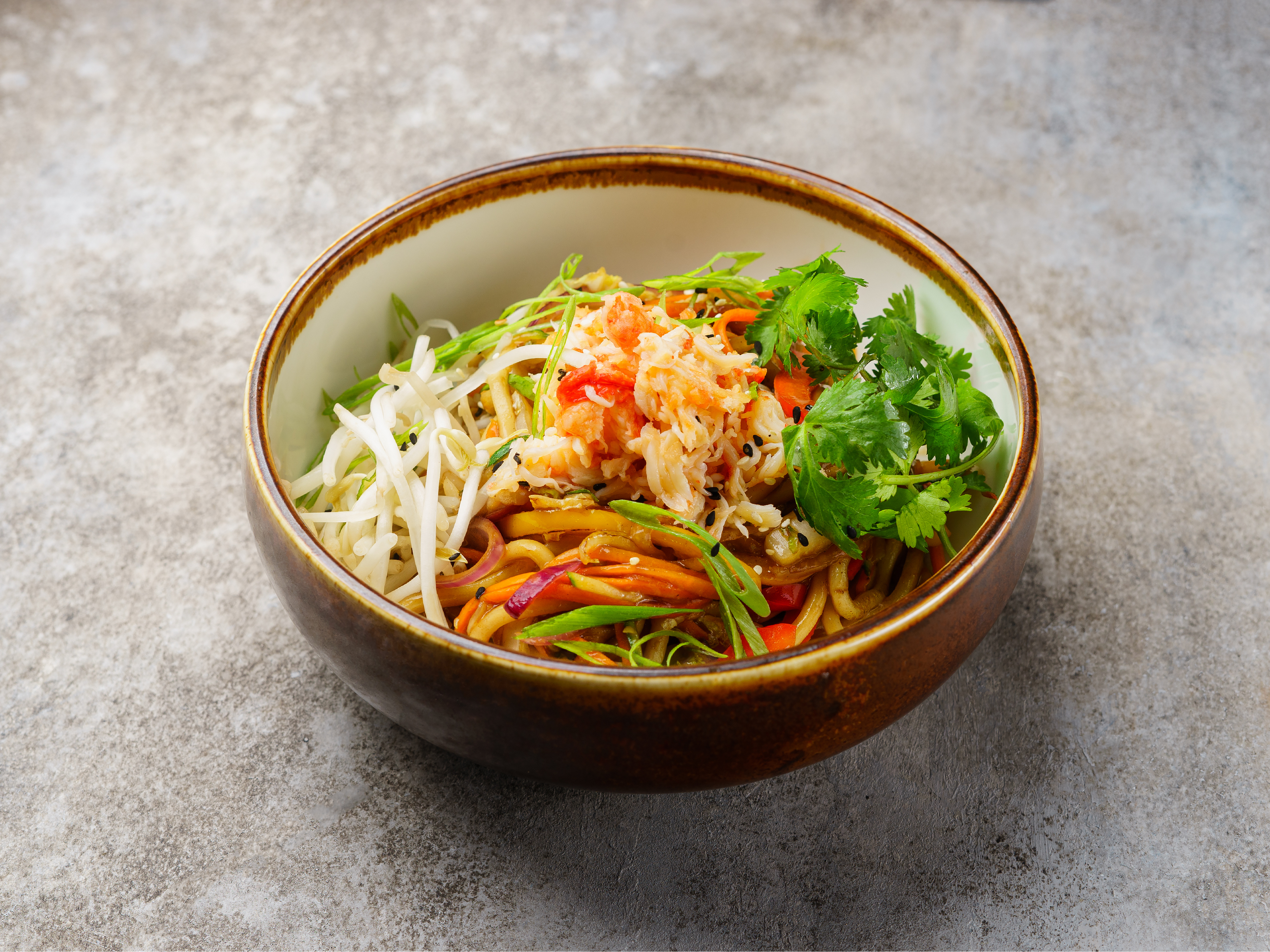 Wok удон с крабом