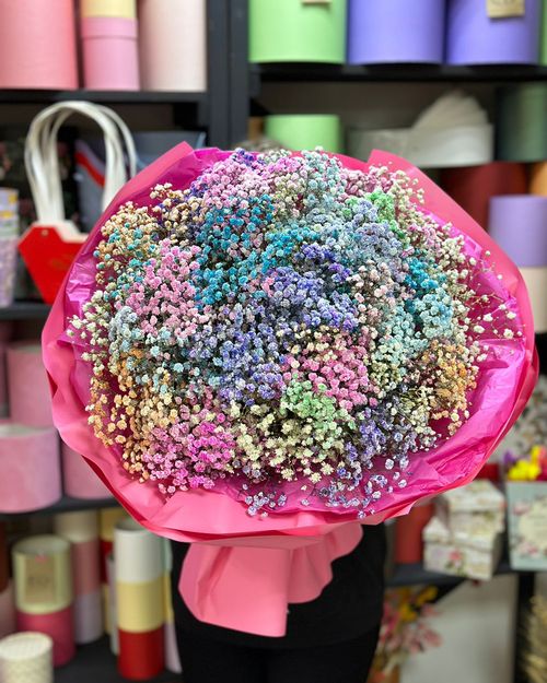 Букет из разноцветных гипсофил