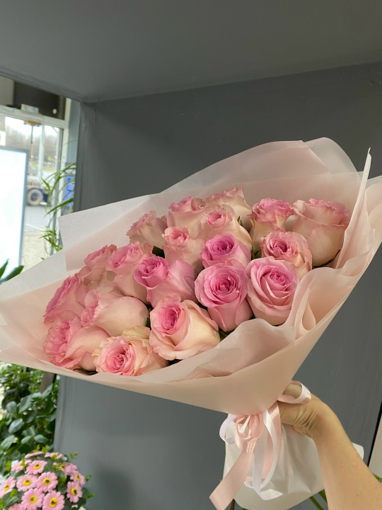 Нежный ароматный букет с пионовидными розами