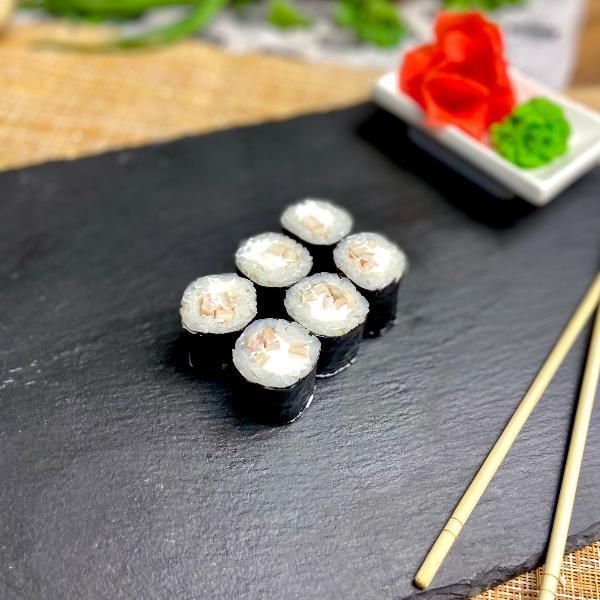 Классический ролл с кальмаром