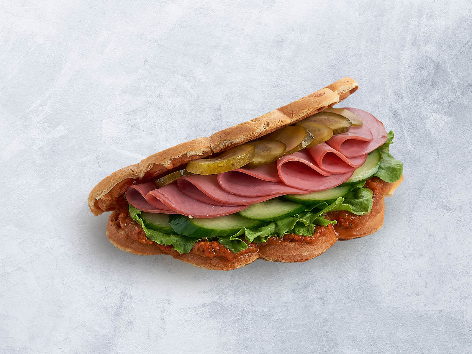 Тейсти Биф на сырном.