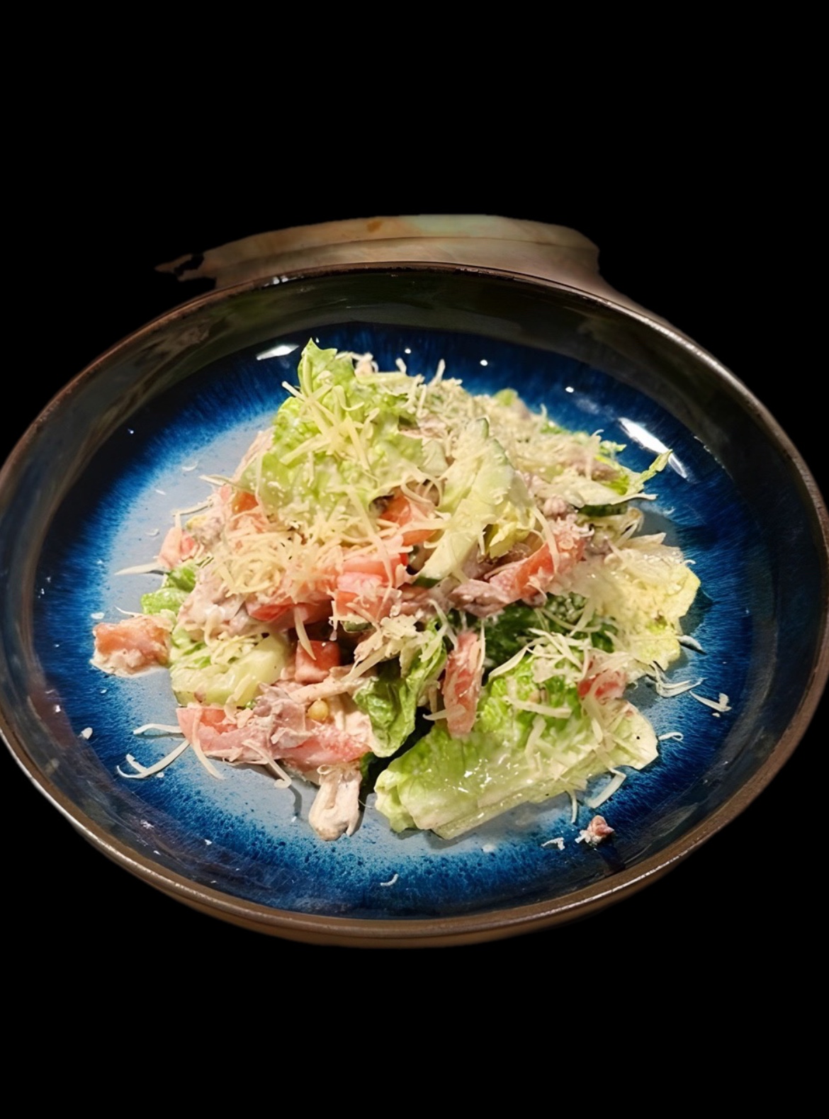 Салат микс с языком и ореховым соусом