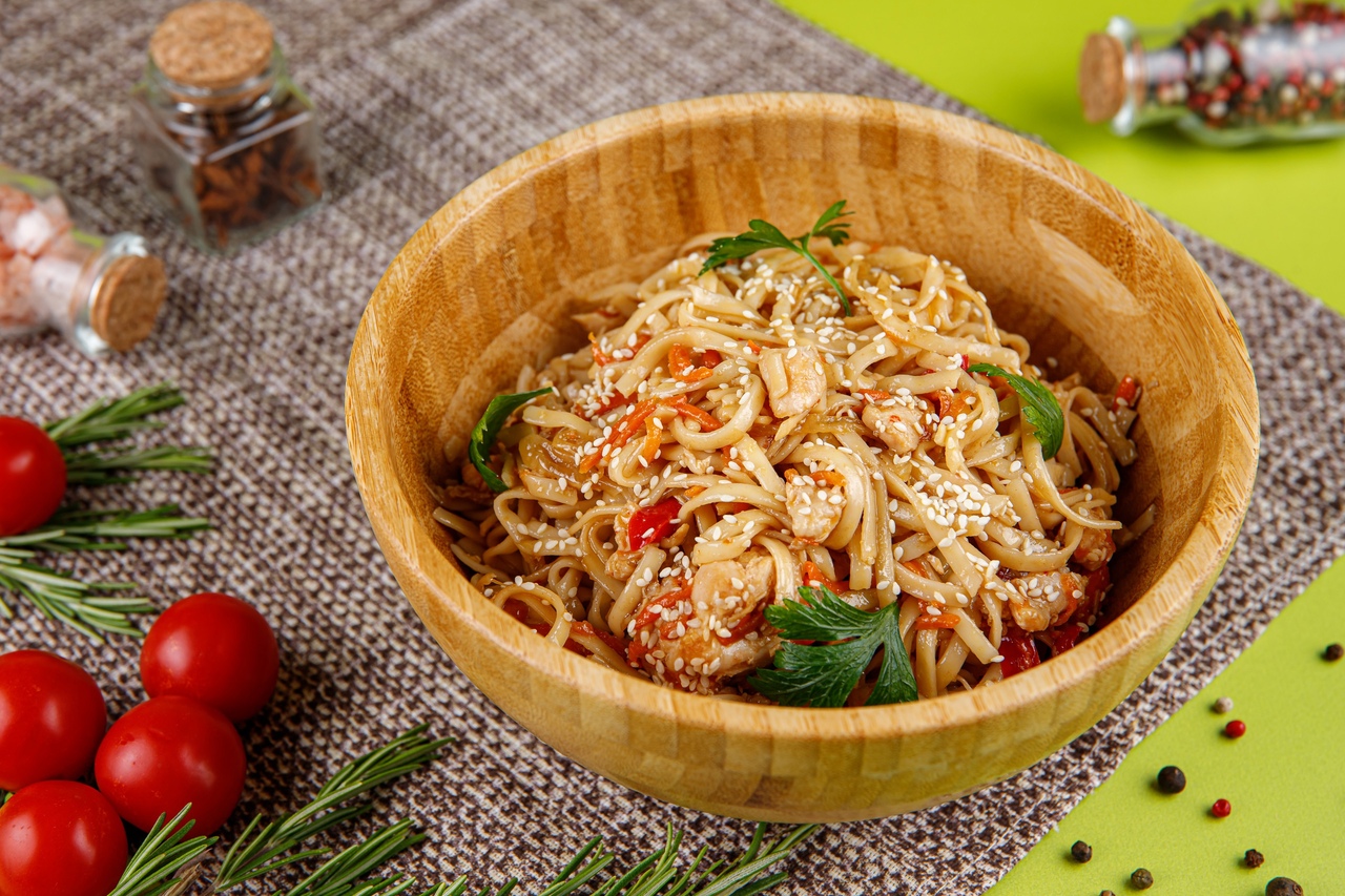 Удон с курицей (300 гр.)
