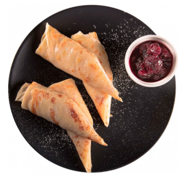 Блины с творогом и вишневым вареньем