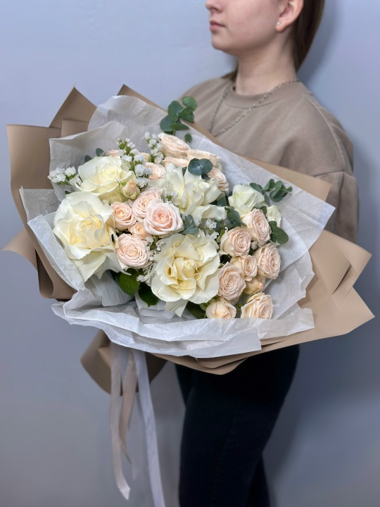 Букет с белыми розами Софи Лорен «Возрождение»