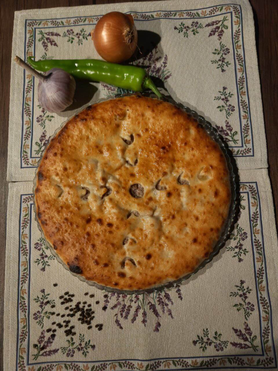 Пирог мясной с грибами