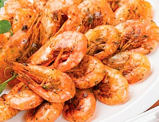 Креветки жаренные с чесноком