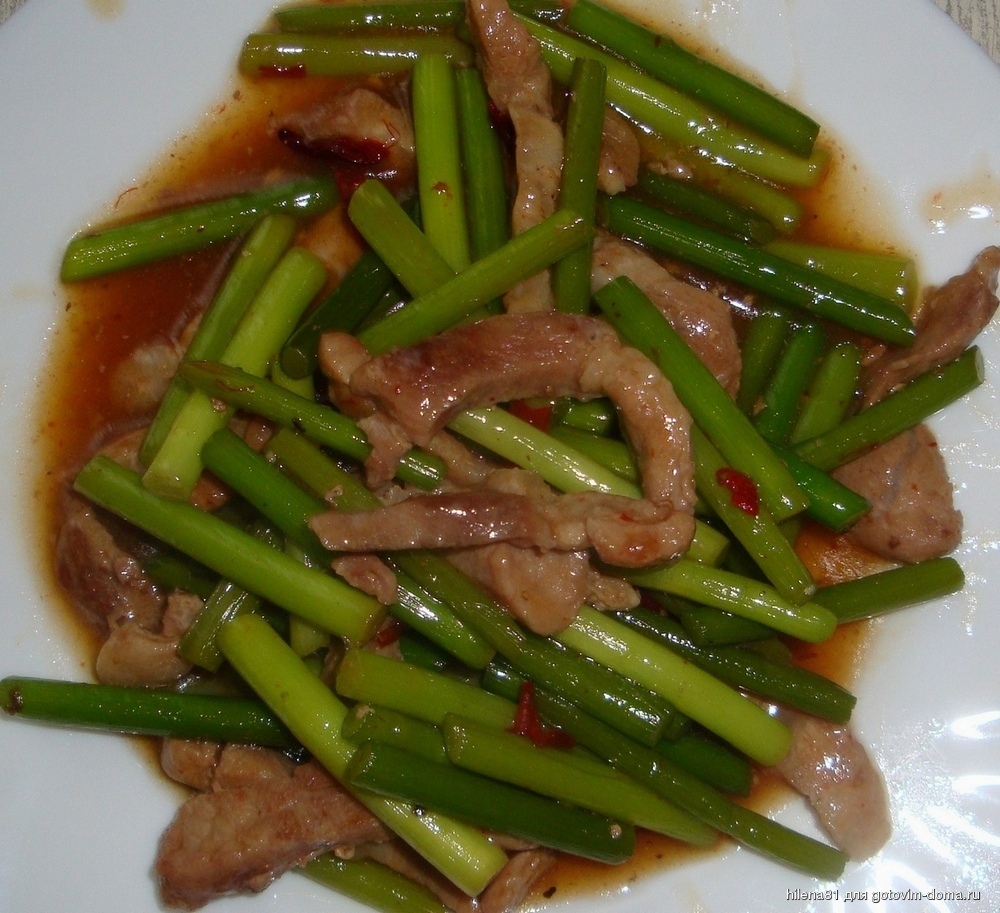 №95. Побеги чеснока с мясом