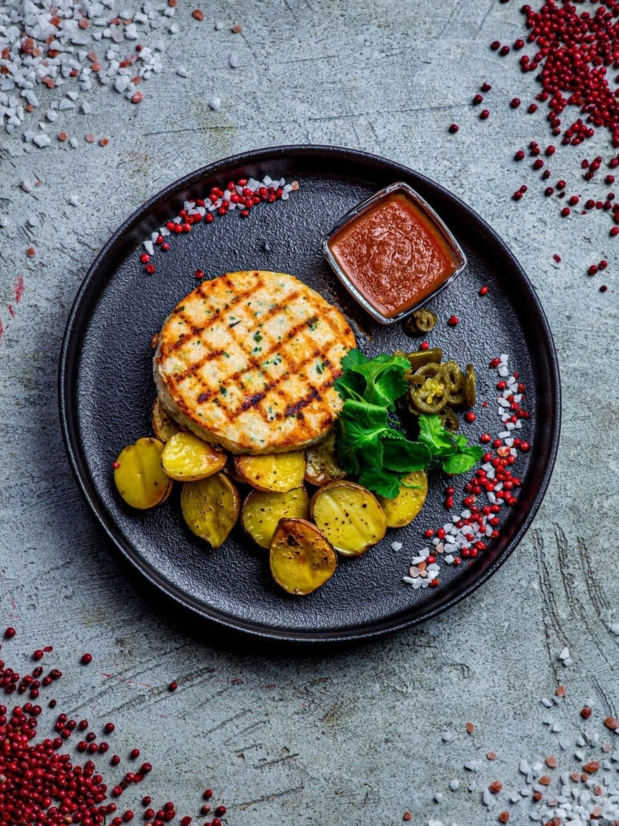 *Бифштекс куриный с картофелем бэби