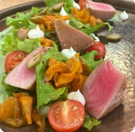 Салат с тунцом и медовой морковью