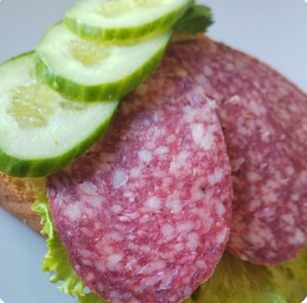 Бутерброд с колбасой