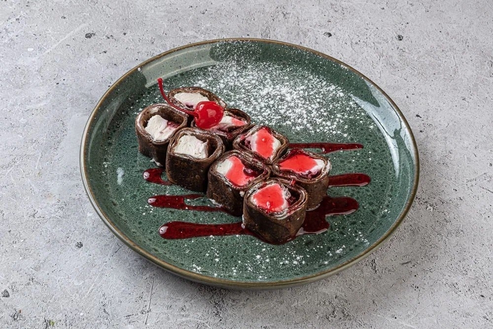 Манила ролл с вишней