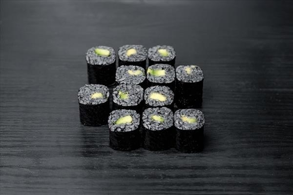 Чёрные маки с авокадо 12шт.