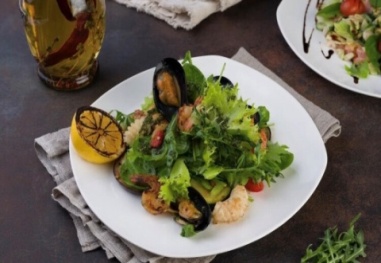 Салат с морепродуктами
