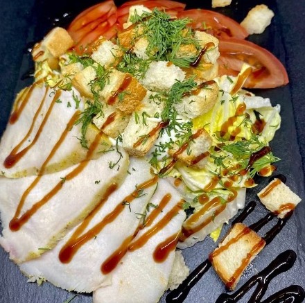 Салат "Цезарь с курицей"