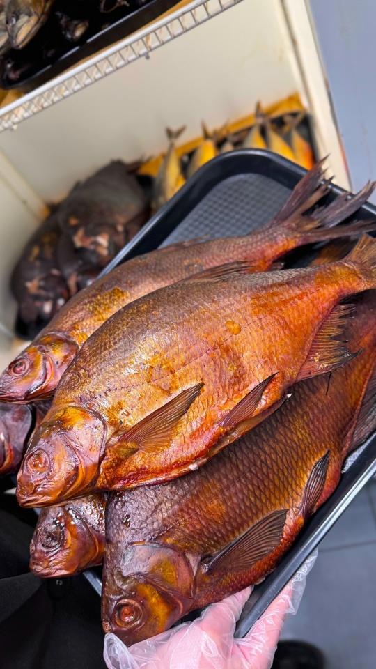 Лещ фирменный горячего копчения