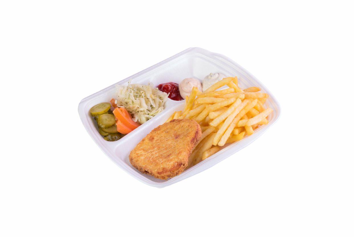 Блюдо на тарелке с мясом цыпл.в панир.