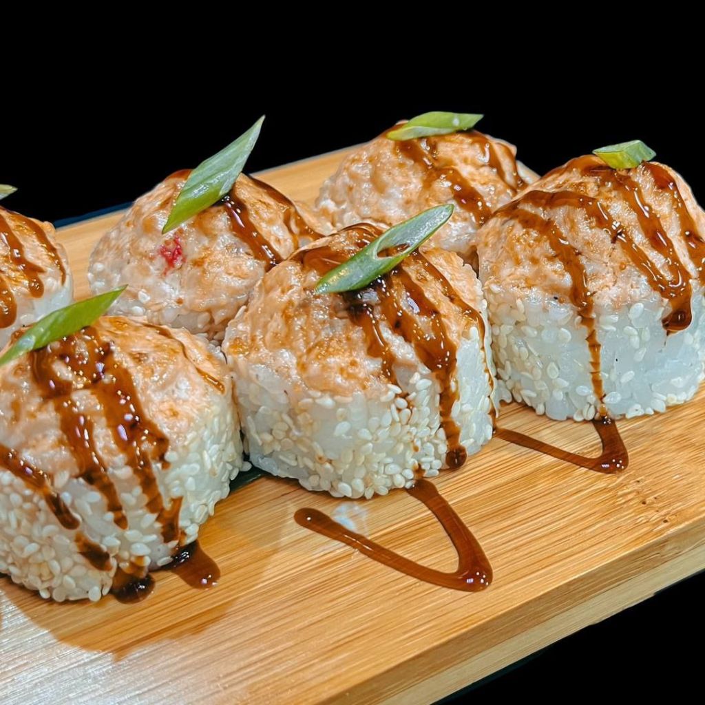 Запеченный ролл с угрем