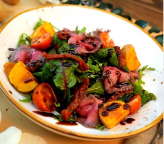 Салат с ростбифом и бейби картофелем