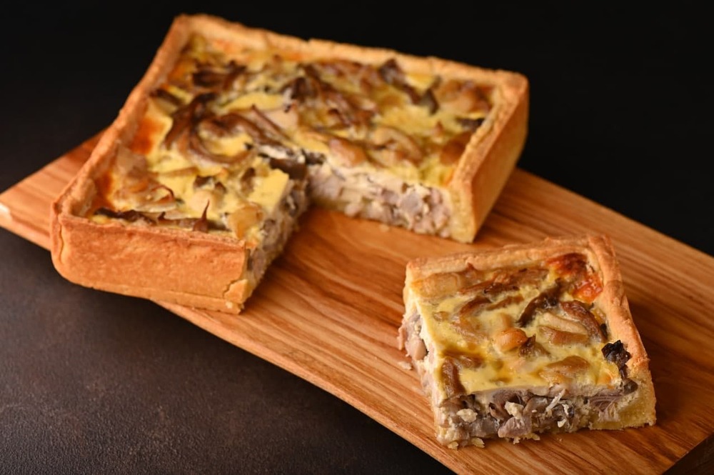 Пирог с курицей и грибами