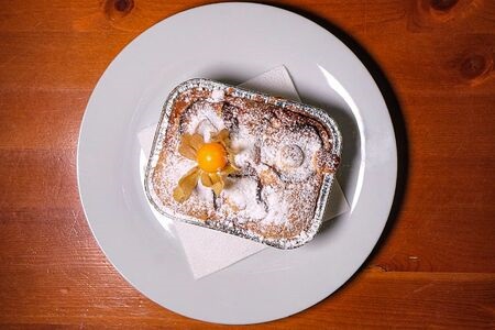Шарлотка с яблоками