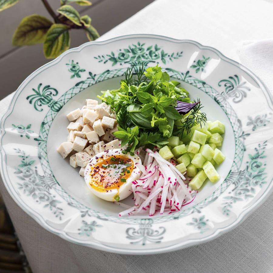 Окрошка на мацони с куриным филе