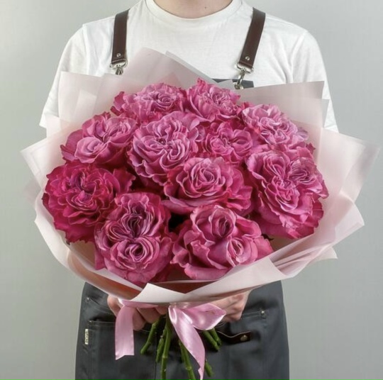 Букет пионовидных роз